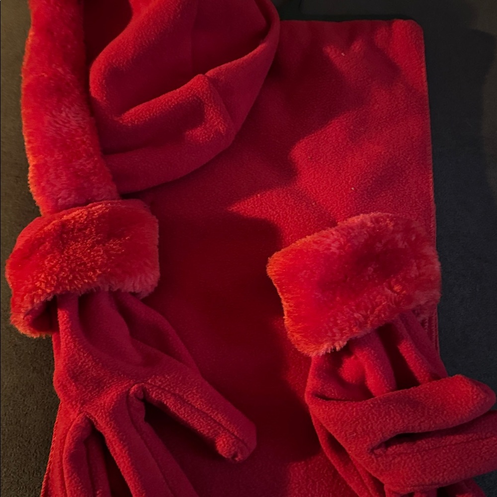 Red Winter Accessory Set - Picture 2 of 2